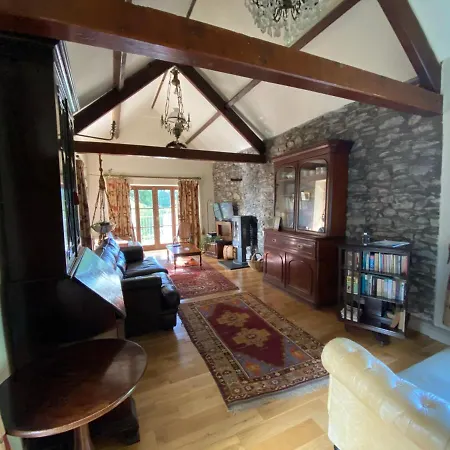بيت للعطل The Stables, ألفرستون